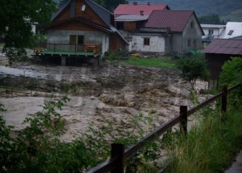super-temporali-si-abbattono-anche-in-slovacchia:-zilina-inondata