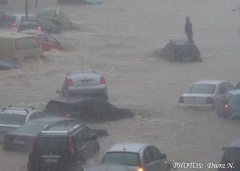 alluvione-lampo-travolge-atene:-strade-come-fiumi,-immagini-da-brivido