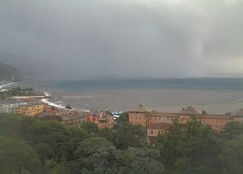 pioggia-torrenziale-ad-ovest-di-genova,-tornado-davanti-arenzano.-foto-live