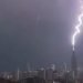 incredibile-tempesta-colpisce-chicago.-fulmine-si-abbatte-sulla-willis-tower:-video