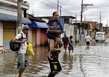 brasile:-violento-acquazzone-manda-in-tilt-san-paolo.-strade-come-fiumi