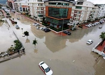 turchia:-alluvione-ad-antalya,-185-mm-di-pioggia-in-18-ore