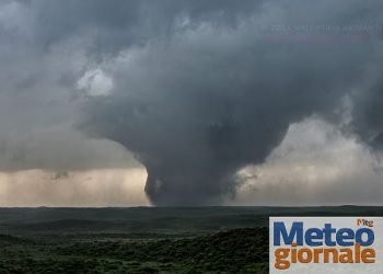 tornado-“cacciato”!-ecco-la-foto-sequenza