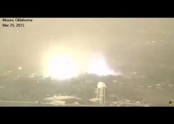 incredibili-riprese-aeree-del-tornado-di-moore,-usa:-la-devastazione-“live”