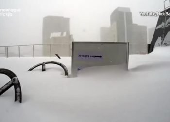 la-maxi-tempesta-di-neve-a-boston-in-30-secondi