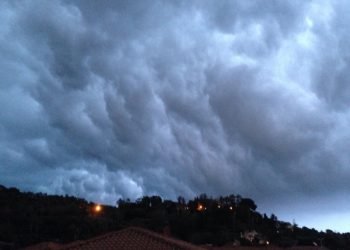 sicilia:-nubi-imponenti-di-un-temporale