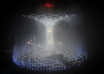 nebbia-avvolgente-visita-l’expo:-atmosfera-suggestiva