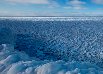 spettacolari-formazioni-di-ghiaccio-sui-grandi-laghi-americani