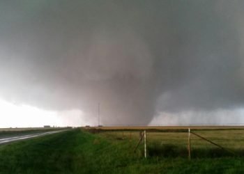 usa,-sabato-16-maggio-segnalati-ben-19-tornado:-sinora-e-stata-la-giornata-peggiore