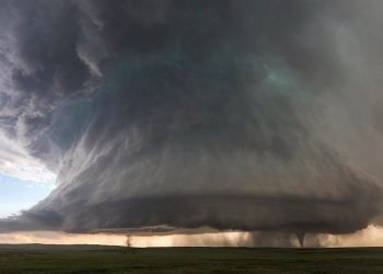 tornado-da-supercella:-immagini-mozzafiato-dal-colorado,-foto-e-video