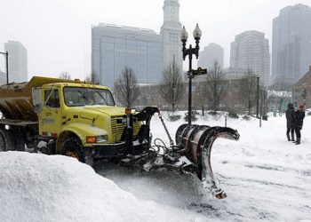 boston-in-emergenza:-non-si-riesce-a-smaltire-la-troppa-neve.-e-nevichera-ancora