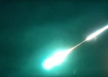 asteroide-s’infiamma-e-si-frantuma-in-atmosfera:-video-spettacolare