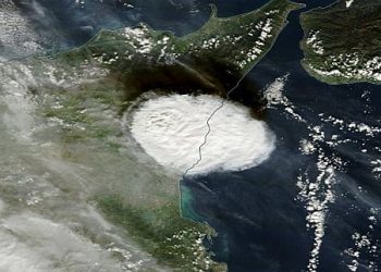 eruzione-etna,-l’enorme-fungo-della-nube-visto-da-satellite