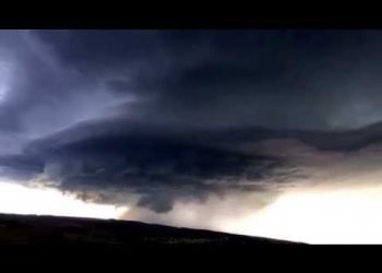 enorme-tempesta-inghiotte-citta-nel-sud-dakota:-incredibile-video-time-lapse