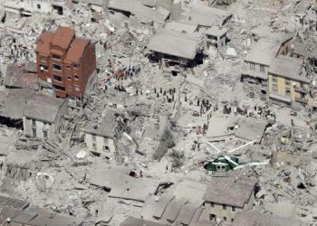 terremoto,-la-distruzione-totale-vista-dall’alto:-immagini-impressionanti