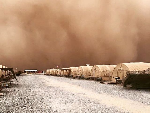 tremende-alluvioni-in-arabia-saudita-e-yemen,-tempesta-d’haboob-in-kuwait