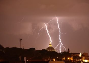 meteo-roma:-caldo-afoso,-ma-in-progressivo-calo-temporali-venerdi.-week-end-estivo