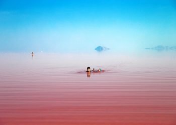 lago-urmia-diventa-all’improvviso-rosa.-spettacolo-favoloso,-ma-allarmante
