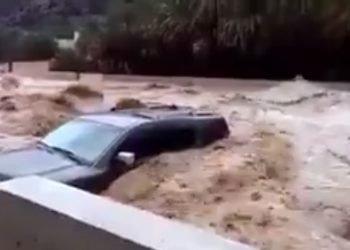 diluvio-ed-inondazioni-in-arabia-saudita:-arrivo-flash-flood-in-tempo-reale