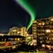 foto-mozzafiato-dell’aurora-boreale-vista-da-reykjavik,-islanda