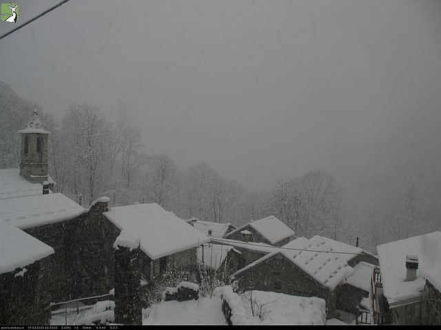 piemonte,-neve-a-bassa-quota-nel-cuneese,-mezzo-metro-sulle-alpi.-webcam-neve
