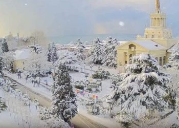 sochi,-“riviera”-russa,-in-gennaio-due-forti-nevicate-e-un-episodio-di-caldo-record.-video-neve
