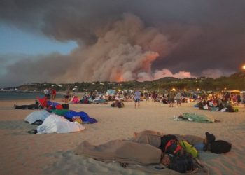 costa-azzurra,-e-catastrofe:-immane-incendio,-12-mila-evacuati