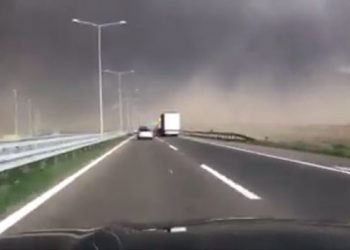 meteo-estremo:-furioso-temporale-belgrado-blocca-il-traffico-in-autostrada-(video)