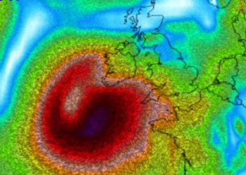 uragano-ophelia,-un-gigante,-ultime-proiezioni-meteo-animate.-l’impatto-in-irlanda