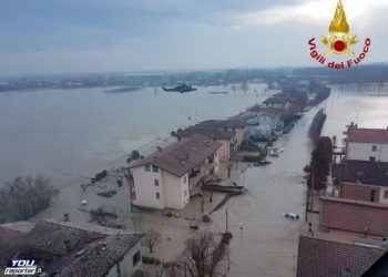super-piogge-alluvionali,-fiumi-esondati-al-nord-italia.-disastro-in-emilia