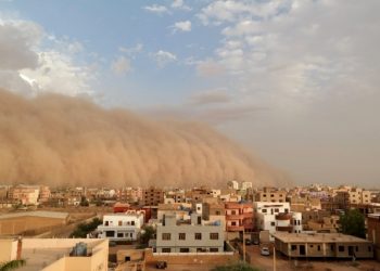 incredibile-tempesta-di-sabbia-su-karthum,-in-sudan.-atmosfera-surreale