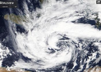 ciclone-mediterraneo-sfiora-il-sud-italia,-attese-violente-mareggiate