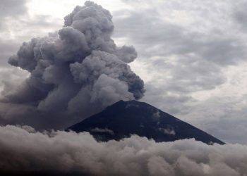 in-eruzione-un-altro-vulcano:-e-agung-in-indonesia