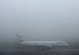 londra:-quarto-giorno-di-nebbia,-l’aeroporto-heathrow-nel-caos
