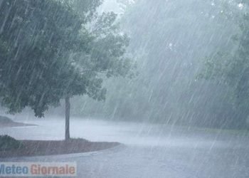 estremo-meteo,-il-record-di-pioggia,-quasi-2500-millimetri-in-due-giorni-in-india