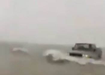 video-meteo:-di-nuovo-alluvioni-in-arabia-saudita,-deserto-trasformato-in-un-mare