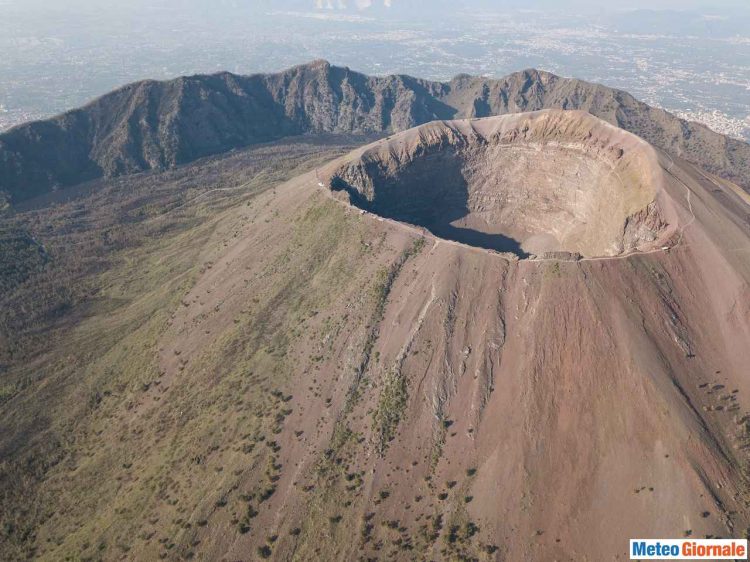 sciame-sismico-sul-vesuvio-con-oltre-40-scosse,-la-gente-in-apprensione