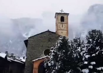 video-meteo:-la-neve-in-piemonte,-in-borgo-fantastico-del-cuneese