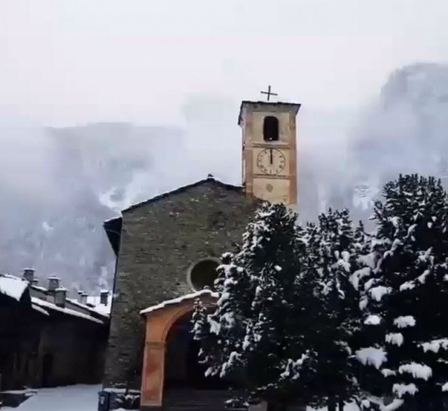 video-meteo:-la-neve-in-piemonte,-in-borgo-fantastico-del-cuneese