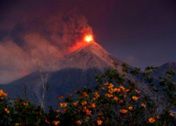 vulcano-del-fuego,-nuova-paurosa-eruzione-in-guatemala.-evacuati-in-4000