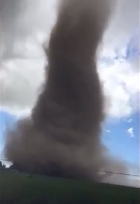 nuova-zelanda,-tornado-come-mai-visto-prima-meteo-fuori-controllo.-video