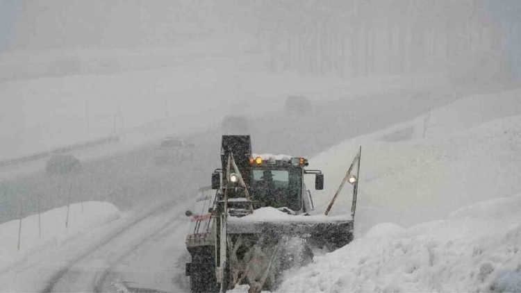 prime-bufere-di-neve-tra-oregon-e-california:-video-meteo