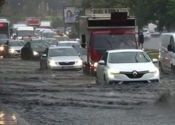 meteo-con-forti-temporali-tra-grecia-e-turchia,-alluvione-lampo-a-istanbul