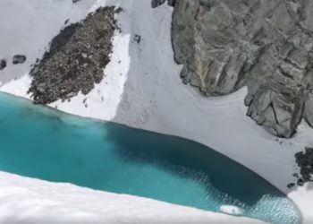 spunta-un-lago-sul-monte-bianco,-per-lo-scioglimento-del-ghiacciaio.-video