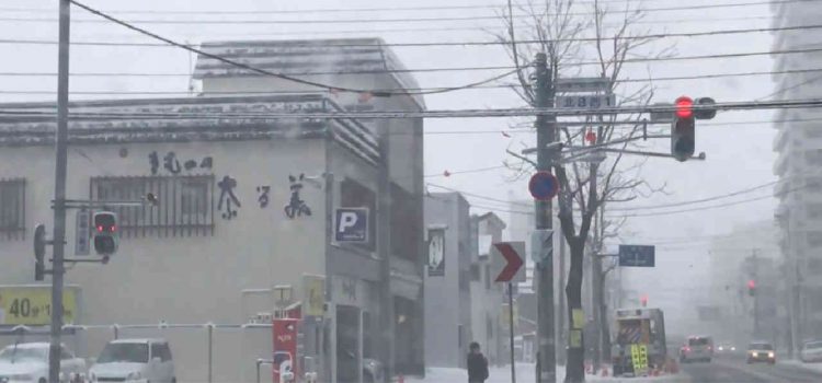 tempesta-di-neve-a-sapporo,-giappone:-video-meteo