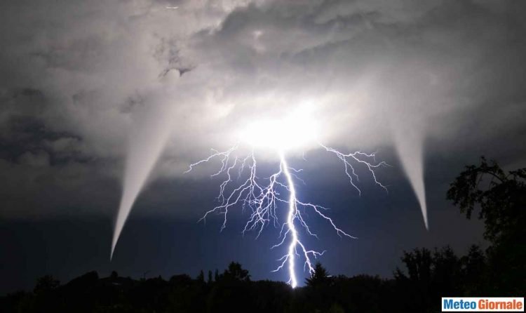 meteo-spagna:-maltempo-estremo,-alluvioni-con-vittime-e-tornado