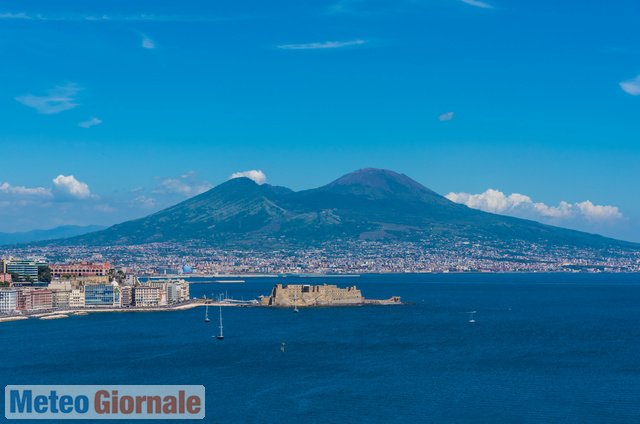 meteo-napoli:-soleggiato-e-caldo-estivo,-senza-eccessi