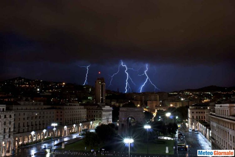 meteo-genova:-severo-maltempo-sabato,-possibili-nubifragi