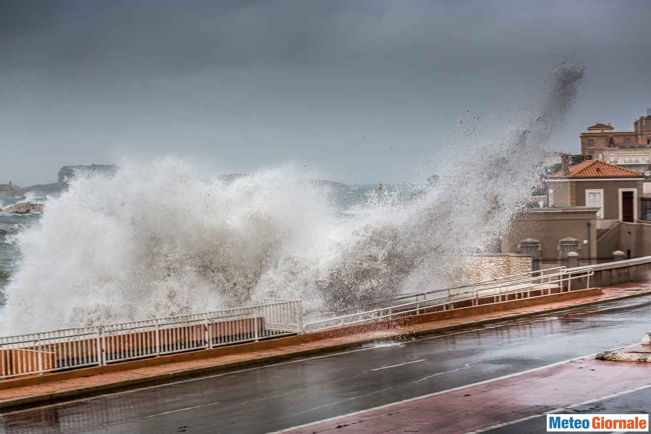 VIOLENTISSIMA BURRASCA Nel Weekend, Venti Con Raffiche Ad Oltre 100 ...