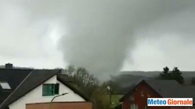 terrorismo-meteo?-no-super-tornado-in-germania-e-uragano-in-nord-america.-video